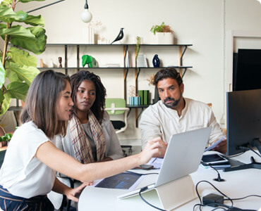 Live Chat and Social Media Support
